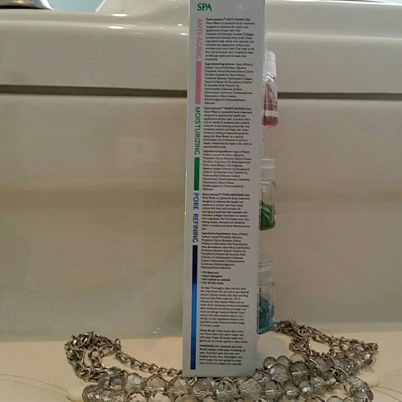 Gel face mask with applicator - Picture 3 of 6